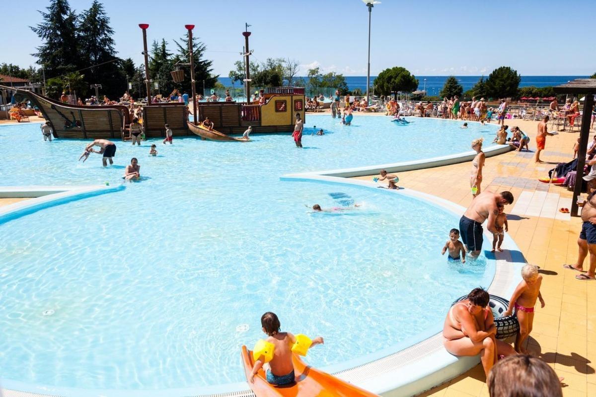 Adriamar Mobile Homes In Camping Park Umag Eksteriør billede